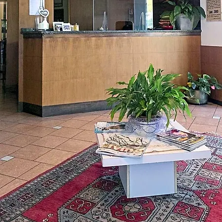 Hotel Funivia Laveno-Mombello